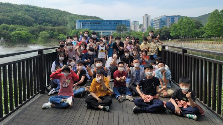Post-COVID Return to Campus: 'Warm Spring Day on Campus with Hyejinwon'