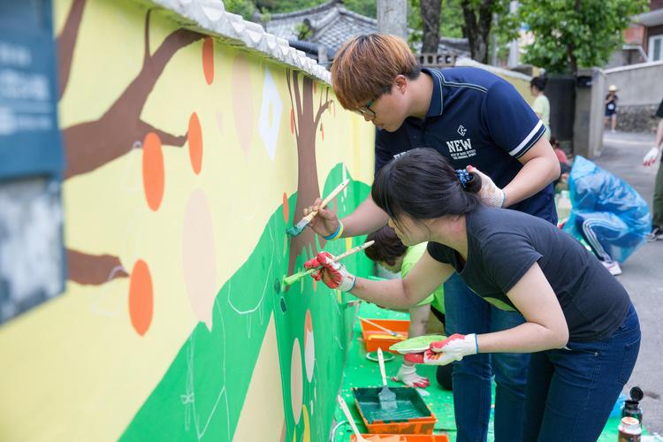 UNIST 재학생, 공촌마을 벽화 봉사에 나서