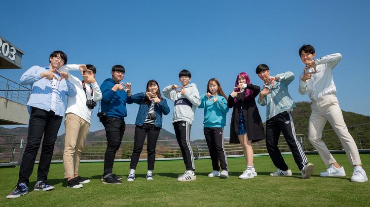 당신의 마음을 읽는 마법사들