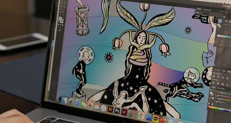 재난의 바다를 떠다니는 유리병 속 환상