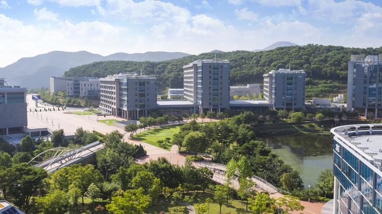 유니스트의 '키다리 아저씨'를 기다리며