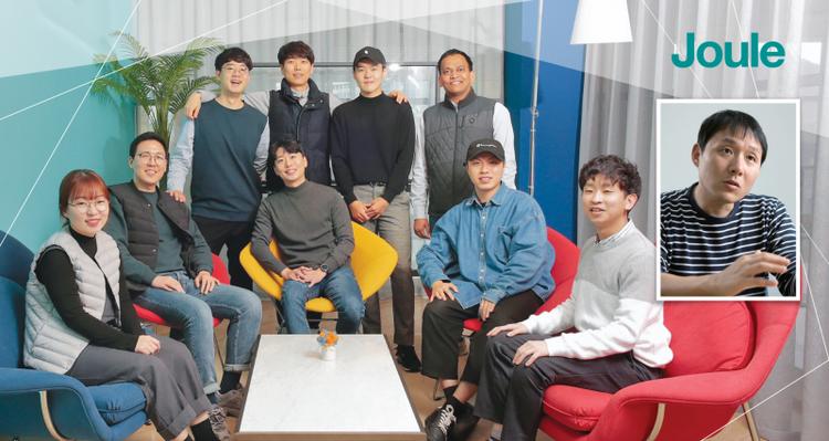 Neutral-Colored Transparent Crystalline Silicon Photovoltaics