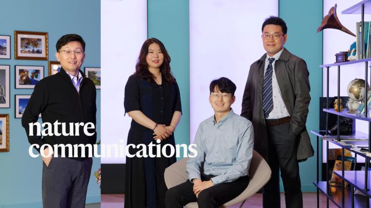 Atomic Transistors Based on Seamless Lateral Metal-semiconductor Junctions with Sub-1-nm Transfer Length